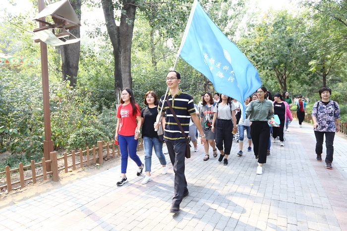 健步走.jpg 健步走.jpg