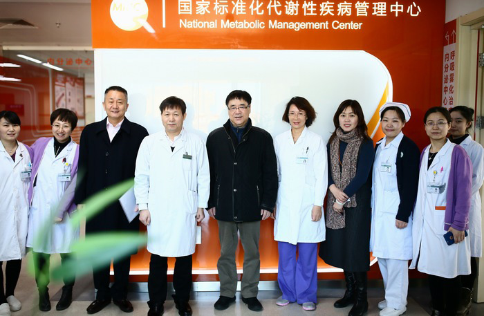 合影.jpg 合影.jpg