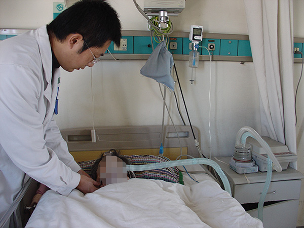 呼吸衰竭的无创呼吸机治疗.jpg 呼吸衰竭的无创呼吸机治疗.jpg